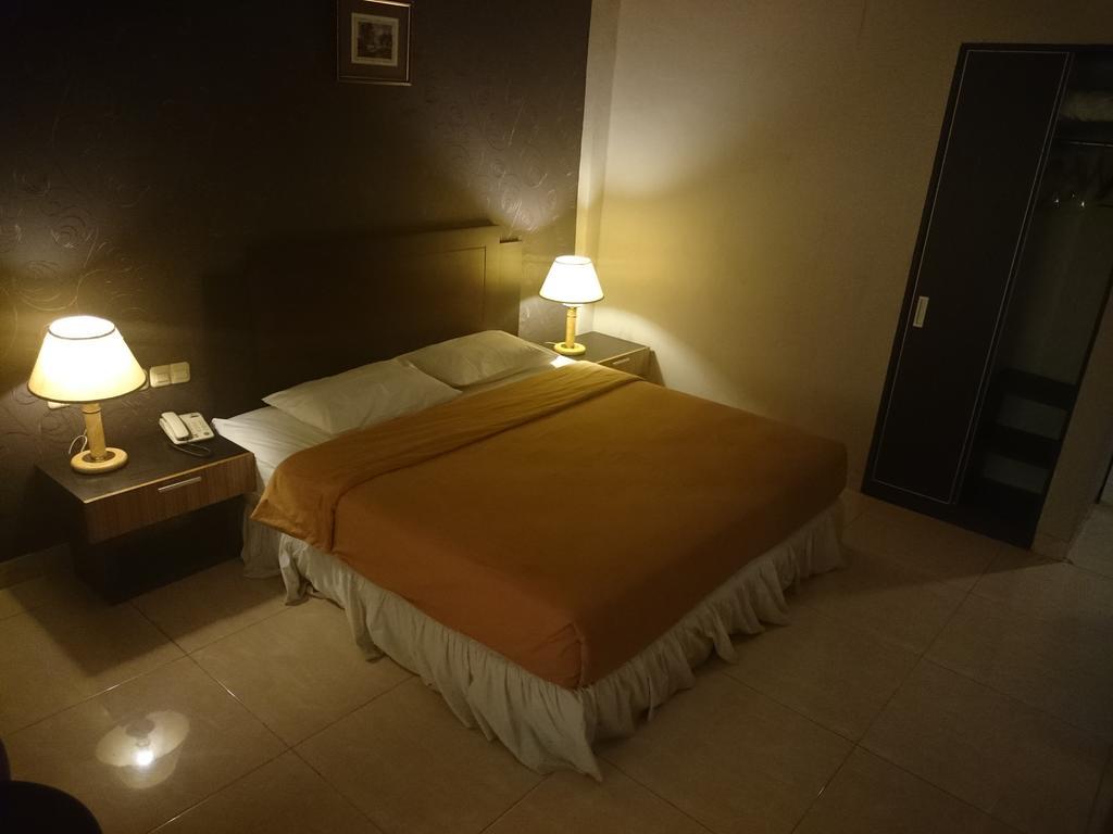 Crown Hotel Tanjung Selor Quarto foto
