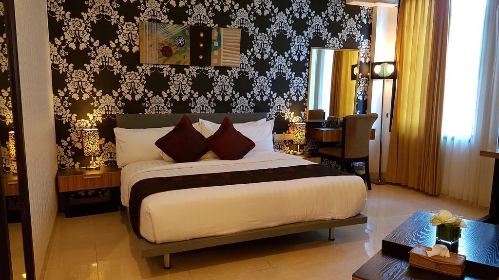 Crown Hotel Tanjung Selor Exterior foto