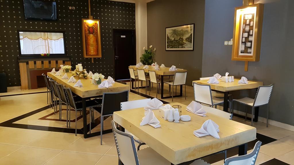 Crown Hotel Tanjung Selor Exterior foto