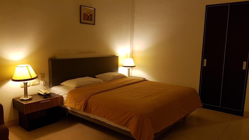 Crown Hotel Tanjung Selor Exterior foto