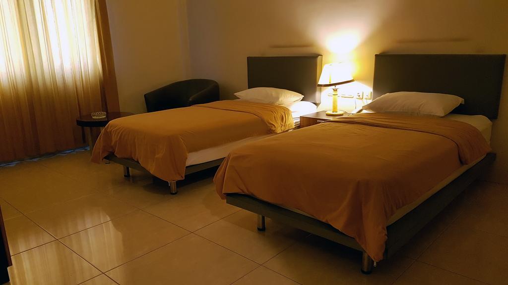 Crown Hotel Tanjung Selor Exterior foto