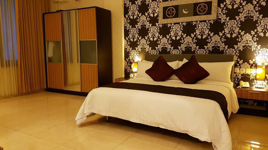 Crown Hotel Tanjung Selor Exterior foto