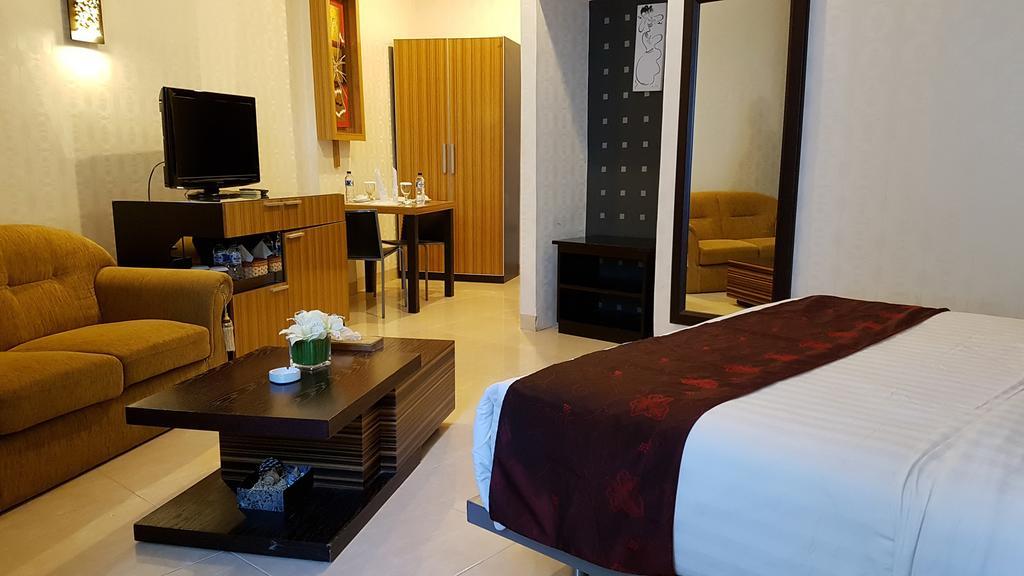 Crown Hotel Tanjung Selor Exterior foto